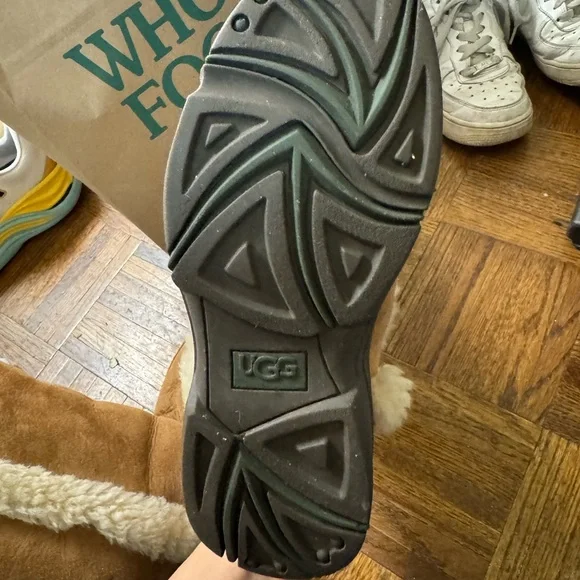 UGG Women's Sunburst Tall Boots US size 6. - Picture 8 of 11